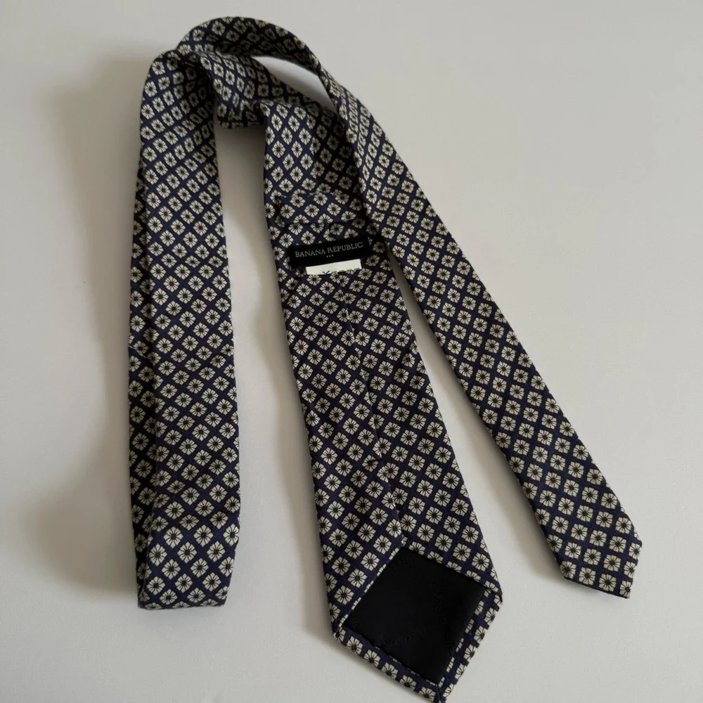 Banana Republic Patterned Tie